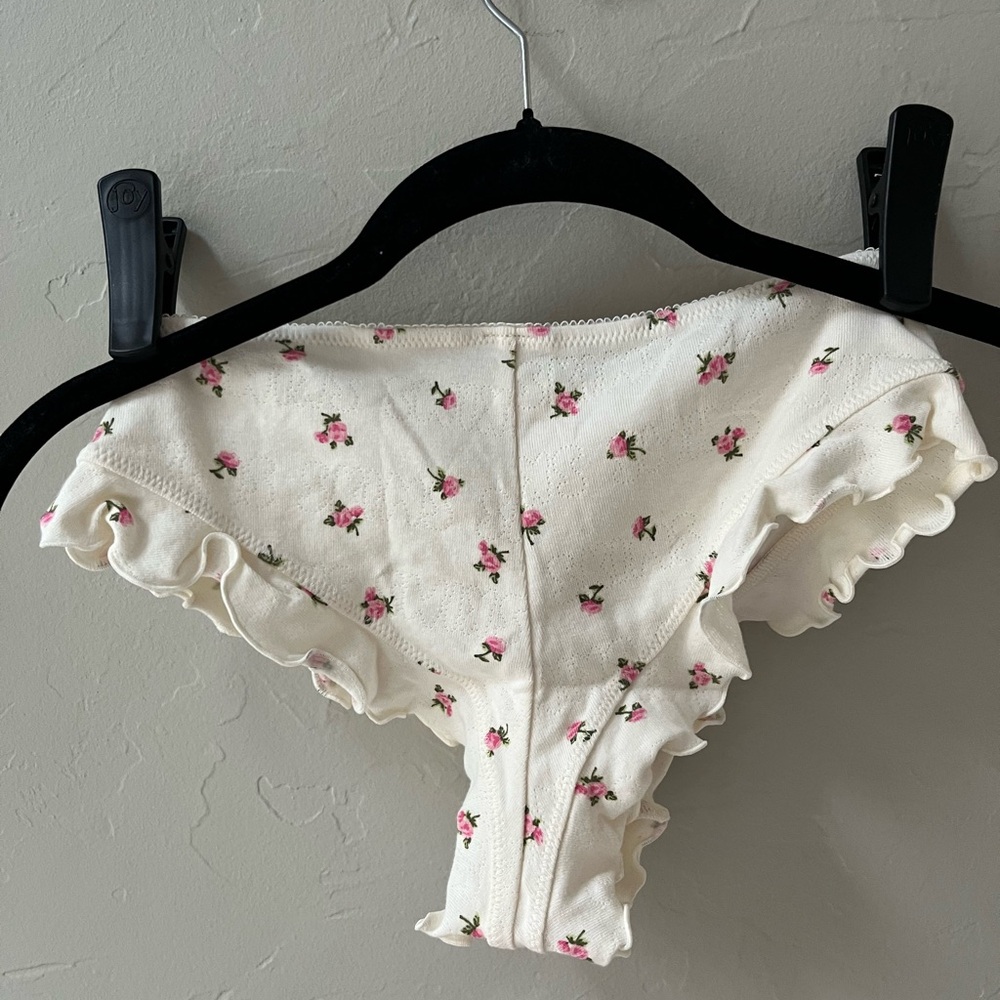 SKIMS LOGO POINTELLE CROPPED CAMI SET MARBLE PINK ROSEBUD PRINT XS - Picture 10 of 11